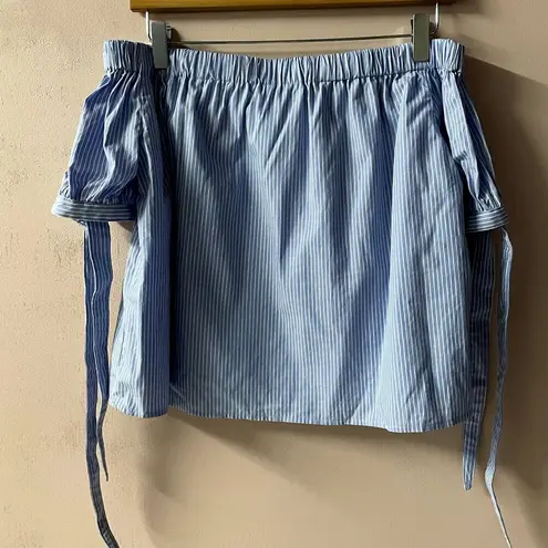 Lulus  Blue Striped Off-The-Shoulder Cropped Top NWOT Size M - Image 3