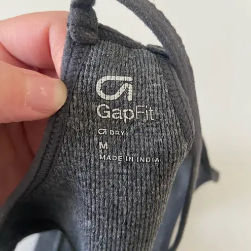 Gap  fit women’s gray‎ ribbed sports bra — medium