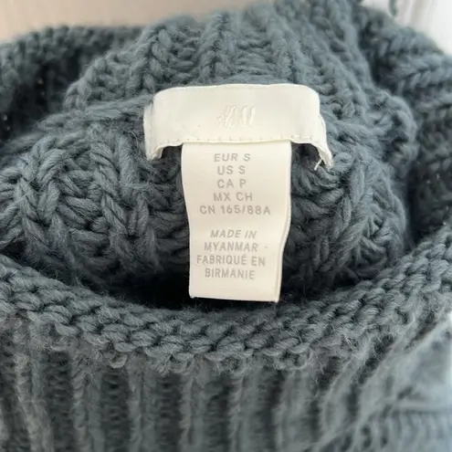 H&M dusty blue semi-cropped turtle neck sweater