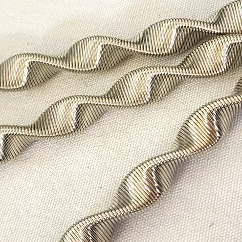 Silver Swirl Spring Stretch Fashion Belt