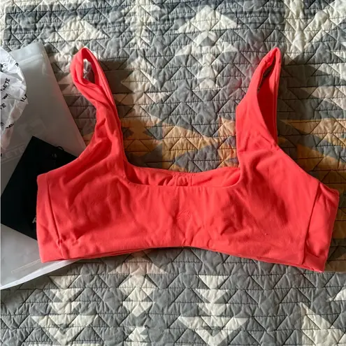 Alphalete  tenacity sports bra in heat - Image 3