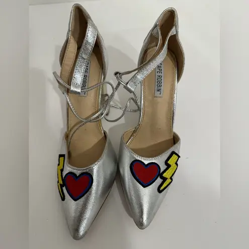 Cape Robbin Metallic Silver Block Heel Patches Flamingo Rainbow Sandals Size 8