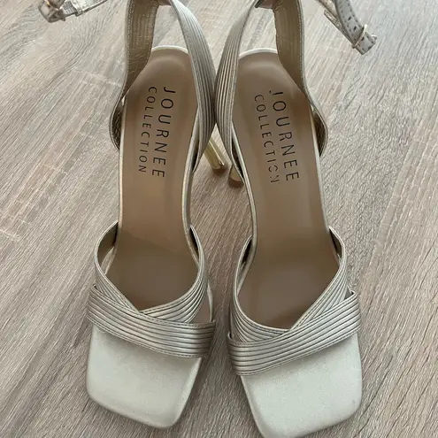 Journee Collection Women Gold Annett Mid heel open toe pump 8.5 like new target