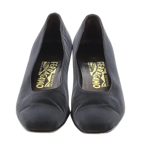 Salvatore Ferragamo Vintage Black Heel Size 8.5 AAA Narrow Material Rhinestone