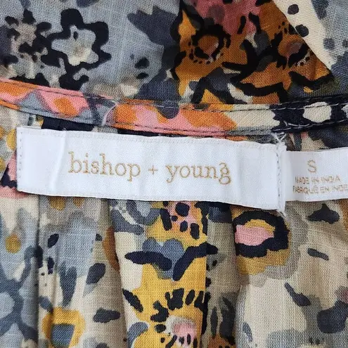 Bishop and Young Gray Floral Blouse with Ruffle Sleeves NWT Size Small Anthro Top