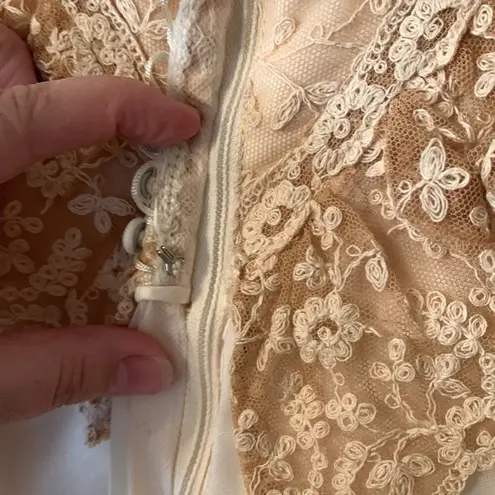 Vintage wedding dress womens small xs lace with bustle train white ivory tan