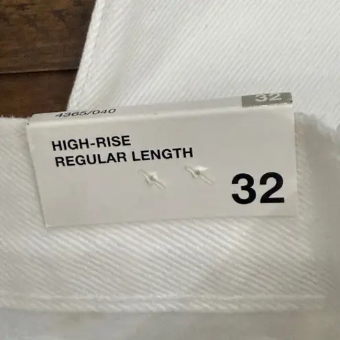 ZARA  Straight Fit High-Rise Regular Length White Jeans - Women's Size 32