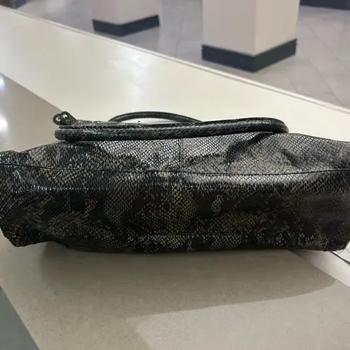 Audrey Brooke Bag Sleek Black Shoulder Bag with Modern Design -like new