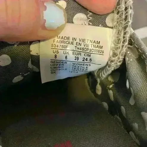 Converse  All Star Women’s grey sneaker sz 8 casual fall back to school*