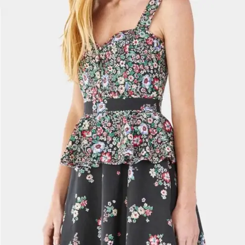 Hunter Bell  NYC
Lacey Floral Peplum Midi Dress