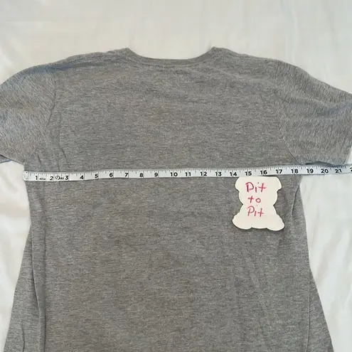 The Beatles women’s size medium grey Fab 4 short sleeve Tshirt EUC Gray