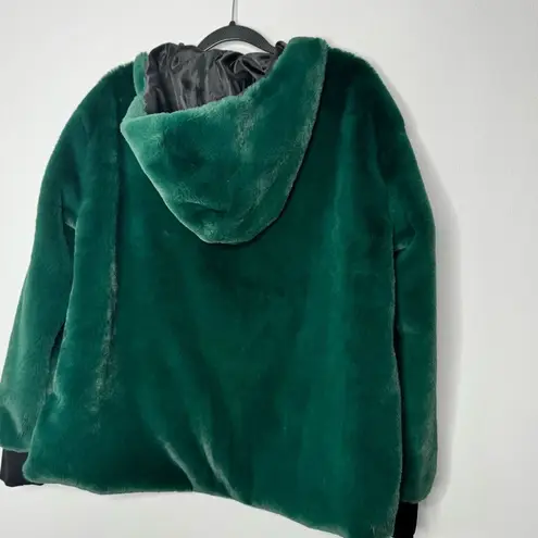 Suzy D faux fur hooded jacket in a deep emerald green Size M - Image 6