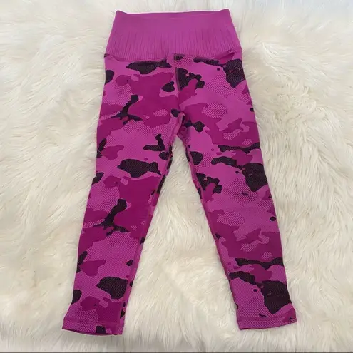 Avocado  Leggings Camo hi rise size XS Small pink Retired active compression