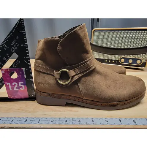 Bella Vita Izzy Ankle Boots Women's 8.5 Brown Faux Suede Side Zip Round Toe