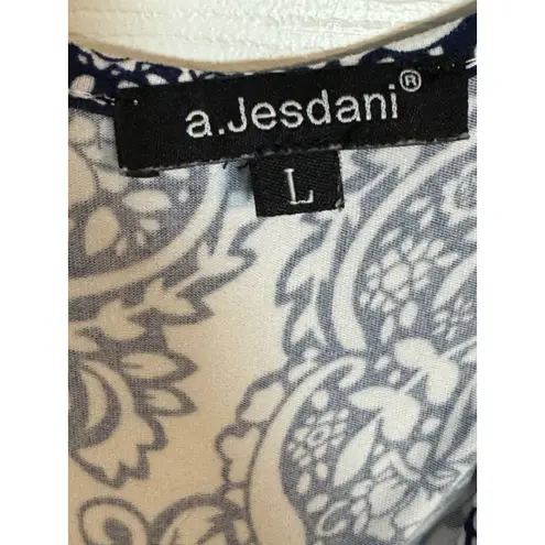 A Jesdani Women’s Blue/white Top, V Neck, Short Sleeve, Polyester/Spandex, Large Blue