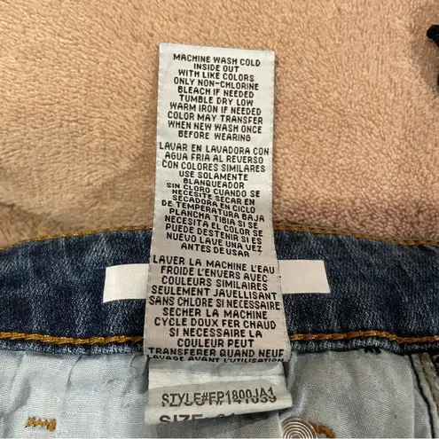 sts blue women’s Darren mid rise jeans size 31 (10-12) used in good condition