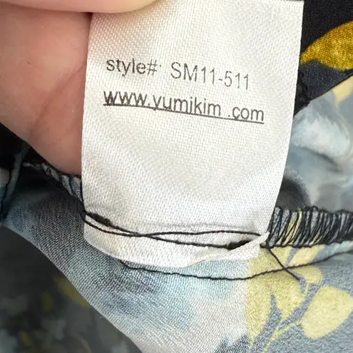 Yumi Kim Floral Blouse Medium Roll Tab Sleeve Button Down V Neck Womens