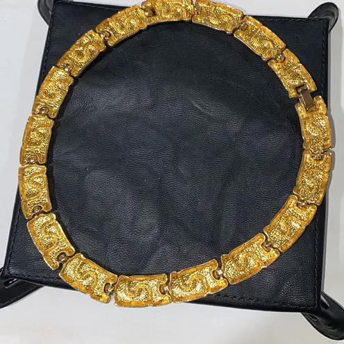 Vintage Gold Tone Egyptian Puzzle Links Costume Jewelry Choker Necklace Gold