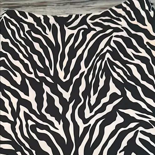 EP Pro Black and White Mini Golf Skort Size 4