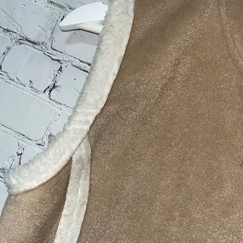 British Khaki Tan & Cream Sherpa Button Vest Medium