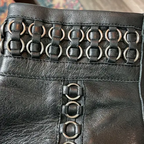 B Makowsky Ringo Black Leather Ankle Bootie Size 6