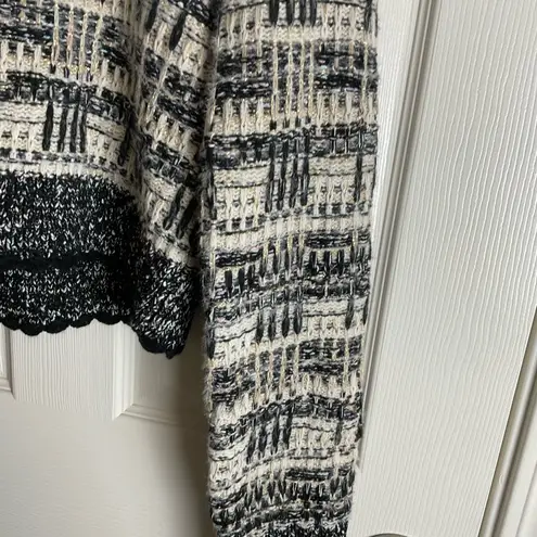 House of Harlow 1960 Black and Cream Knit Sweater Size Medium