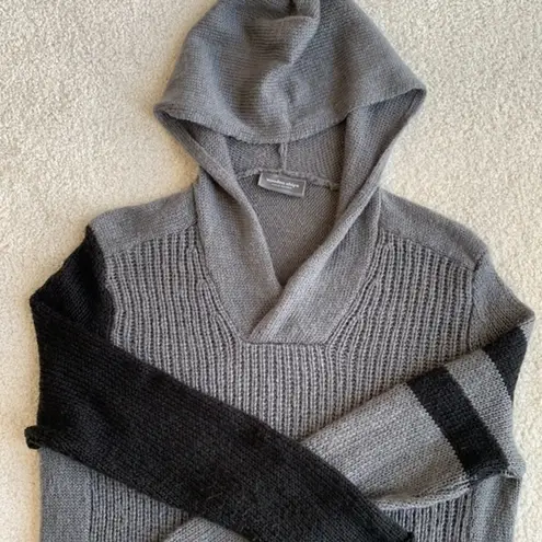 Wooden Ships Gray‎ Black Knit Hooded Sweater Women’s Small/Medium Beach Travel