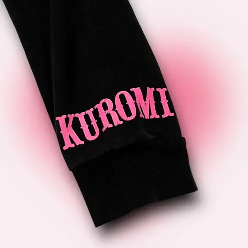 ā
Sanrio Kuromi Big Graphic of Face with 3D Ears from Hot Topic ā
Black Size M