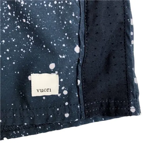 Vuori Dash 3" Shorts in Ink Splatter (dark blue/ grey)
Size XS