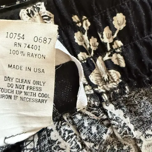 Options by Madison’s Long Black Skirt with Cream Paisley Boho Style Size L Rayon Size L