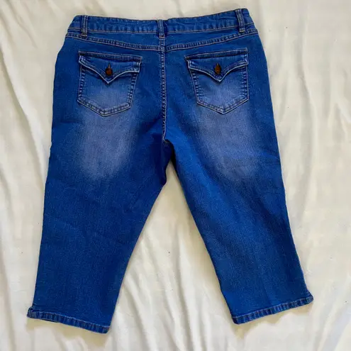D. Jeans Cropped Denim Jeans