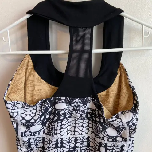 Lululemon  White Black Glacier Lace & Black Scoop Neck Tank Top