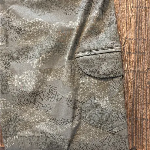 Kuhl  Freeflex Roll-Up Pants Green Camo Women's 12 EUC Gorpcore