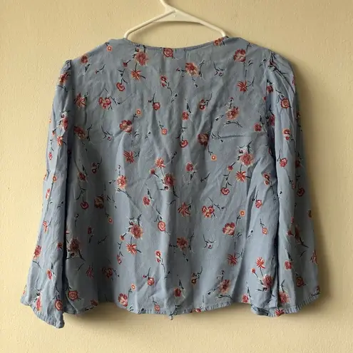 Alya  Blue Floral Cropped Tie Front Button Up Top - Size Small