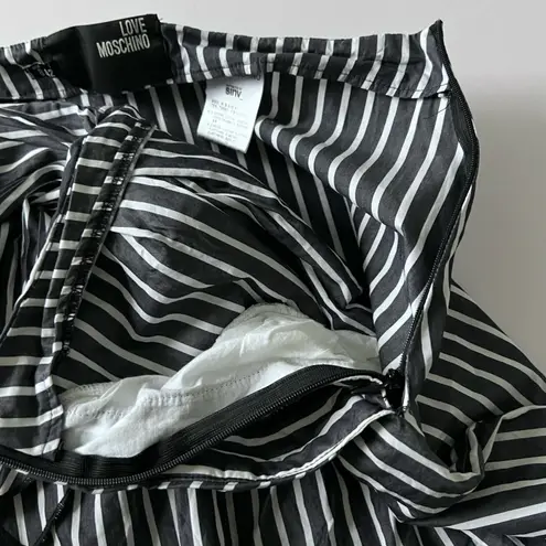 Love moschino skirt size 6 blue white striped tie front