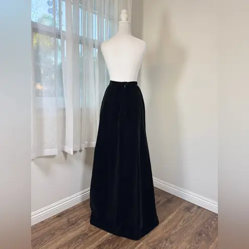 Vintage ‘90s Black Velvet A