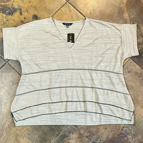 NWT Yak & Yeti Gray Tiered Short Sleeve T