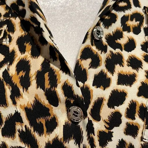 Beulah Style Leopard print with gold bee buttons flowy lightweight button up - S