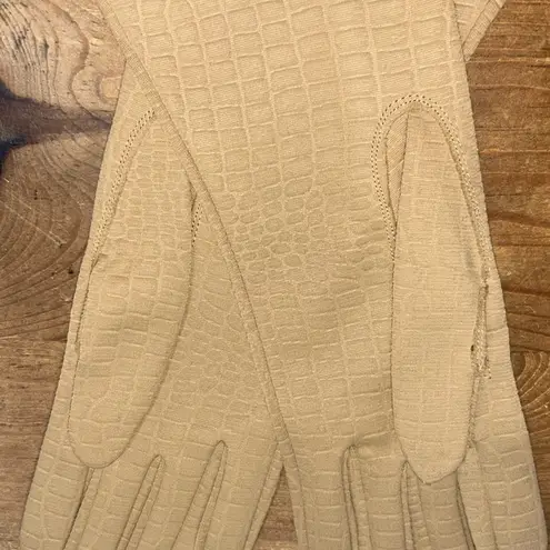 Woman’s Vintage Camel Crocodile Embossed Wrist