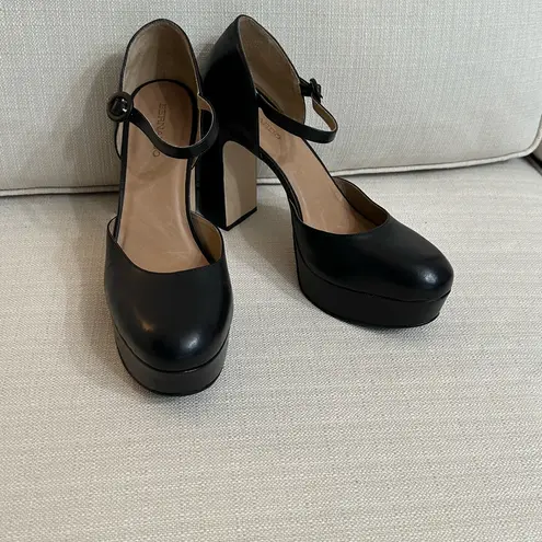 Bernardo Valencia Mary Jane Platform Pump NWOB $268