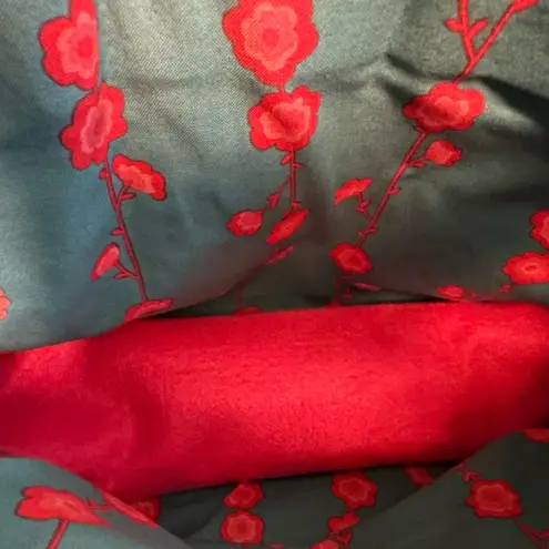 Hibiscus Flower B & W Tote Bag Black