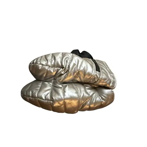 THINK ROYLN Messenger Quilted Metalic Silver Crossbody Bag, Removable Handle