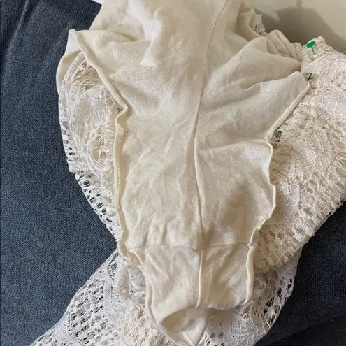 Jen's Pirate Booty Jen’s pirate booty Cream Lace Pants Small