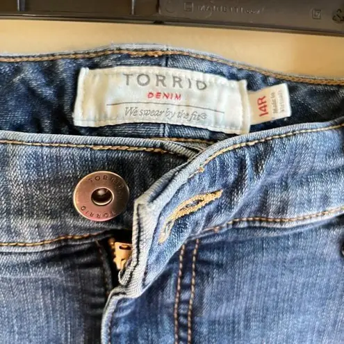 Torrid  RELAXED BOOT JEAN VINTAGE‎ STRETCH MEDIUM WASH WOMENS MID RISE SIZ…