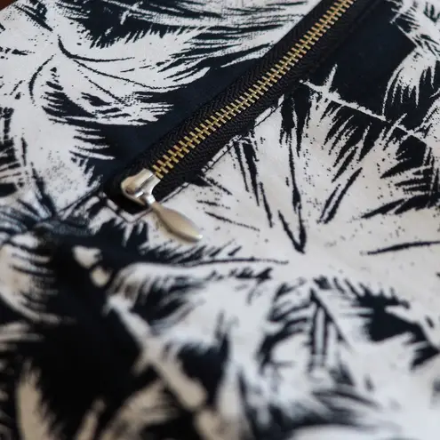 INC International Concepts Cropped Pants Women's 12 Zip Pockets Palm Tropical Black