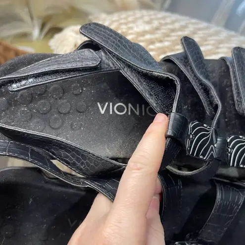 Vionic Amber Black Sandals