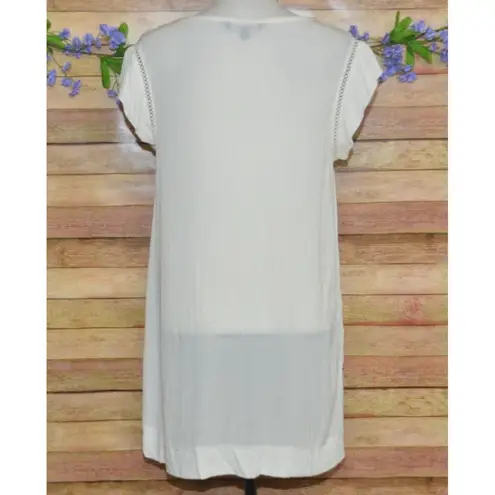 Ellen Tracy Size M Cream Very Short Sleeve Tunic Top Gauzy Cutout V-Neck Neutral