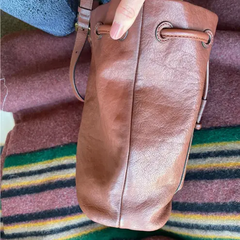 Frye  Olivia Bucket Bag Drawstring Shoulder or Crossbody in Cognac leather