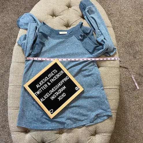 Ruffled Cold Shoulder Sweatshirt Blue Size M