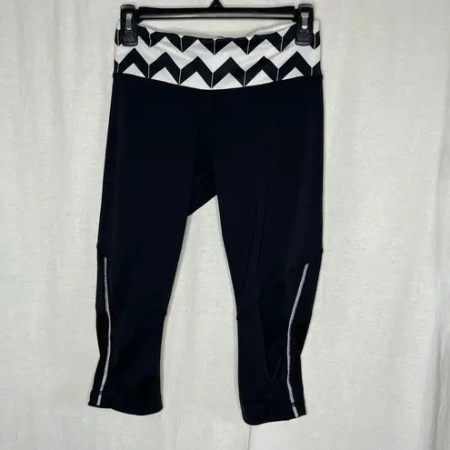 Lululemon Run For Your Life Crop Leggings Black with Chevron White Waist Size 6